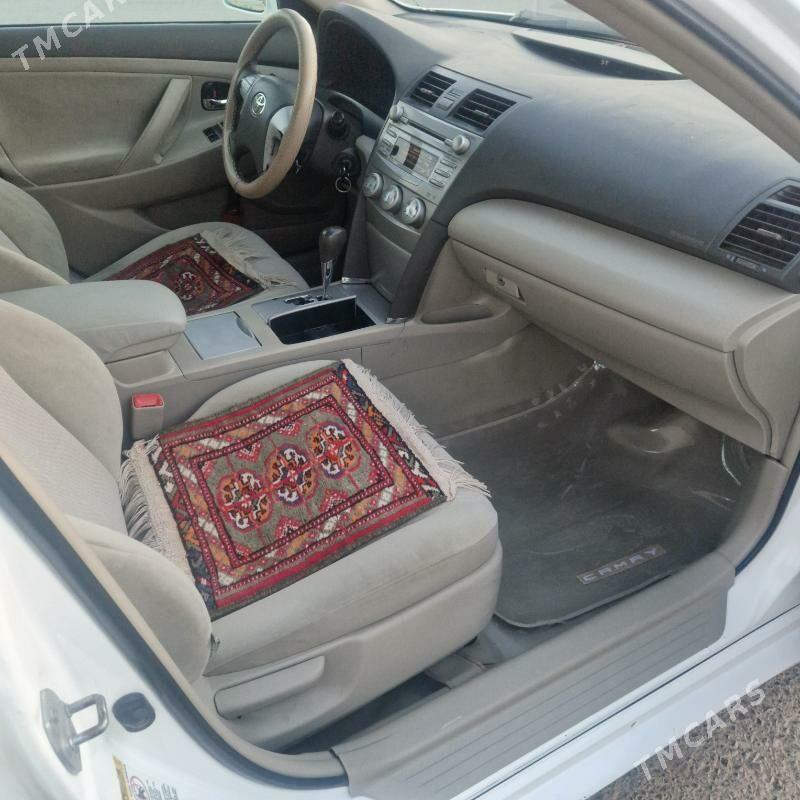 Toyota Camry 2010 - 187 000 TMT - Теджен - img 9