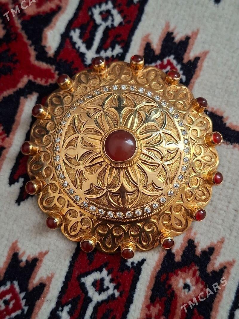 Kümüş broşga.gyzyl çayylan - Мир 8 - img 1
