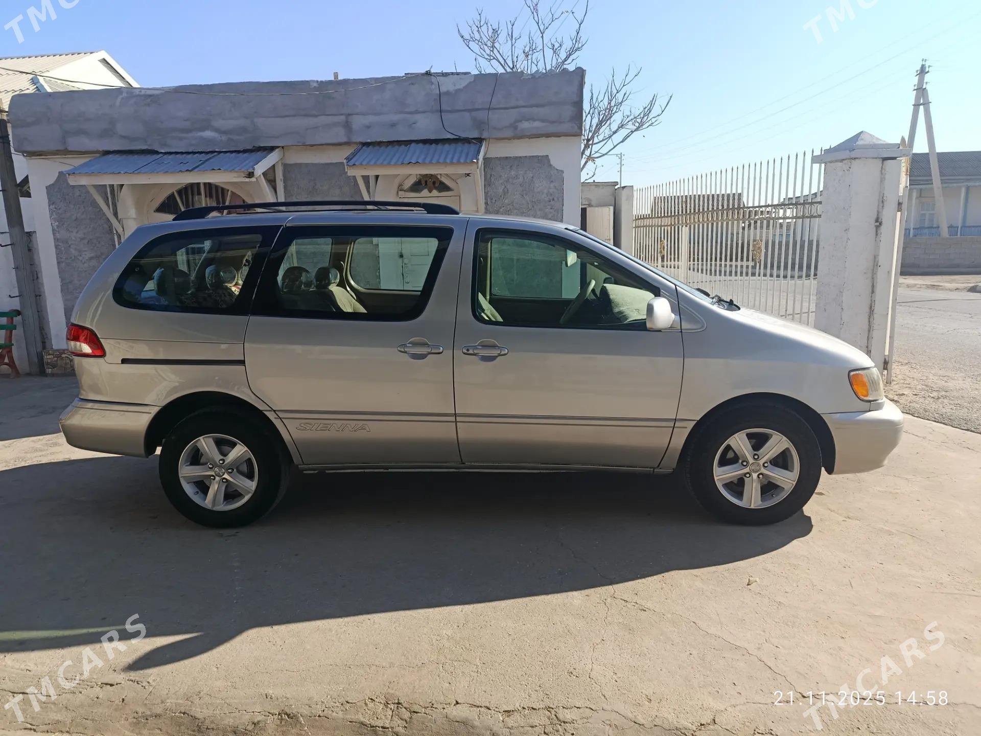 Toyota Sienna 2002 - 170 000 TMT - Эсенгулы - img 4