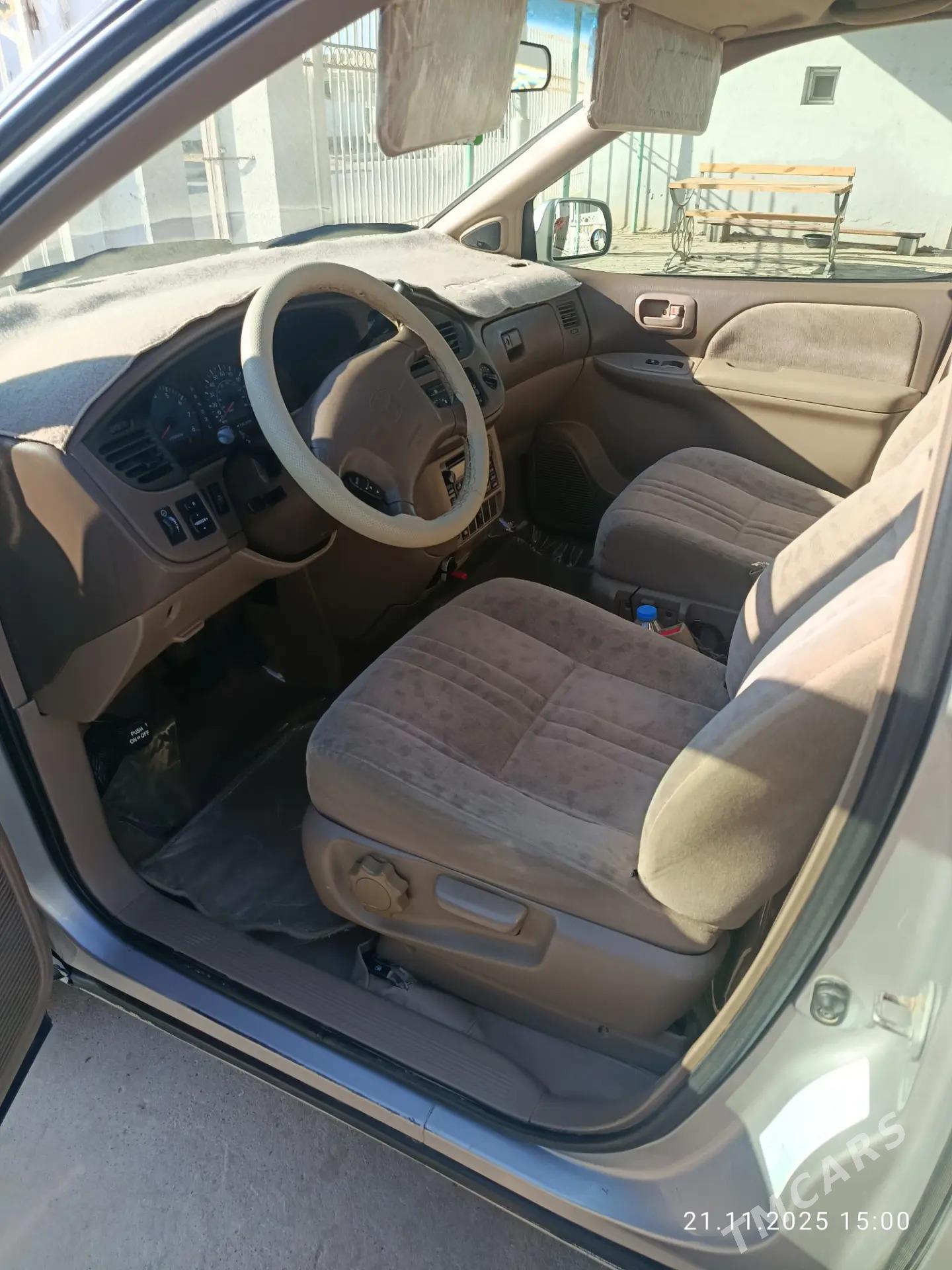 Toyota Sienna 2002 - 170 000 TMT - Эсенгулы - img 6