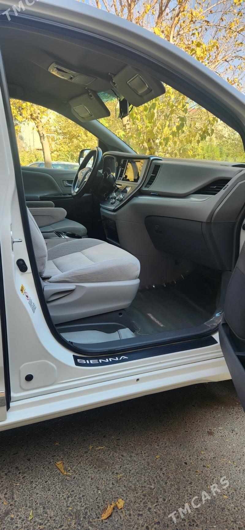 Toyota Sienna 2015 - 365 000 TMT - Ашхабад - img 8