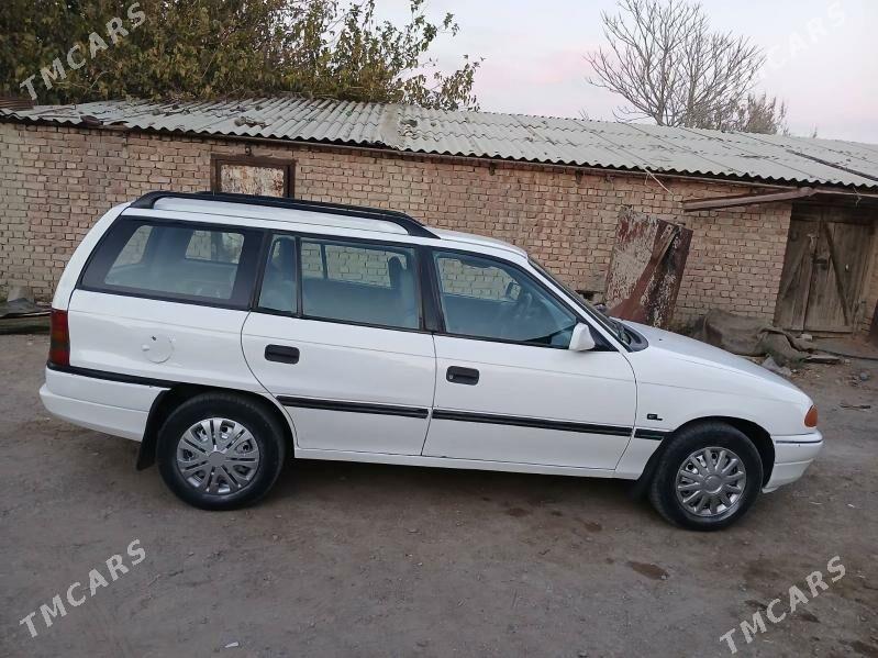Opel Astra 1992 - 39 000 TMT - Бахарден - img 4