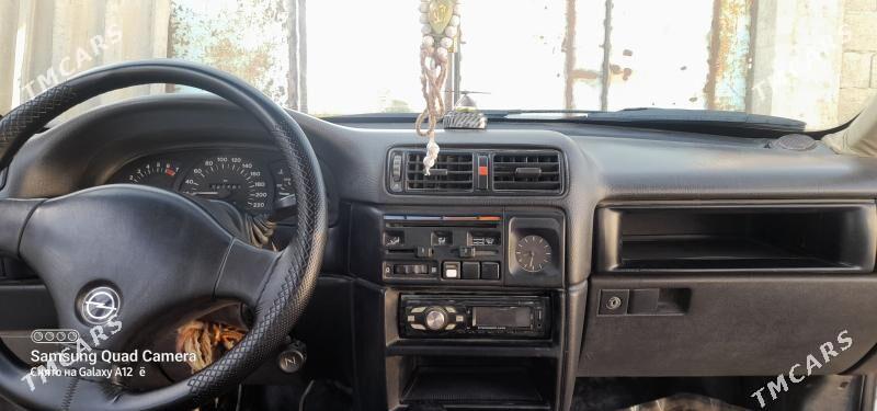 Opel Vectra 1990 - 22 000 TMT - Теджен - img 6