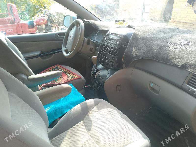 Toyota Sienna 2004 - 230 000 TMT - Халач - img 3