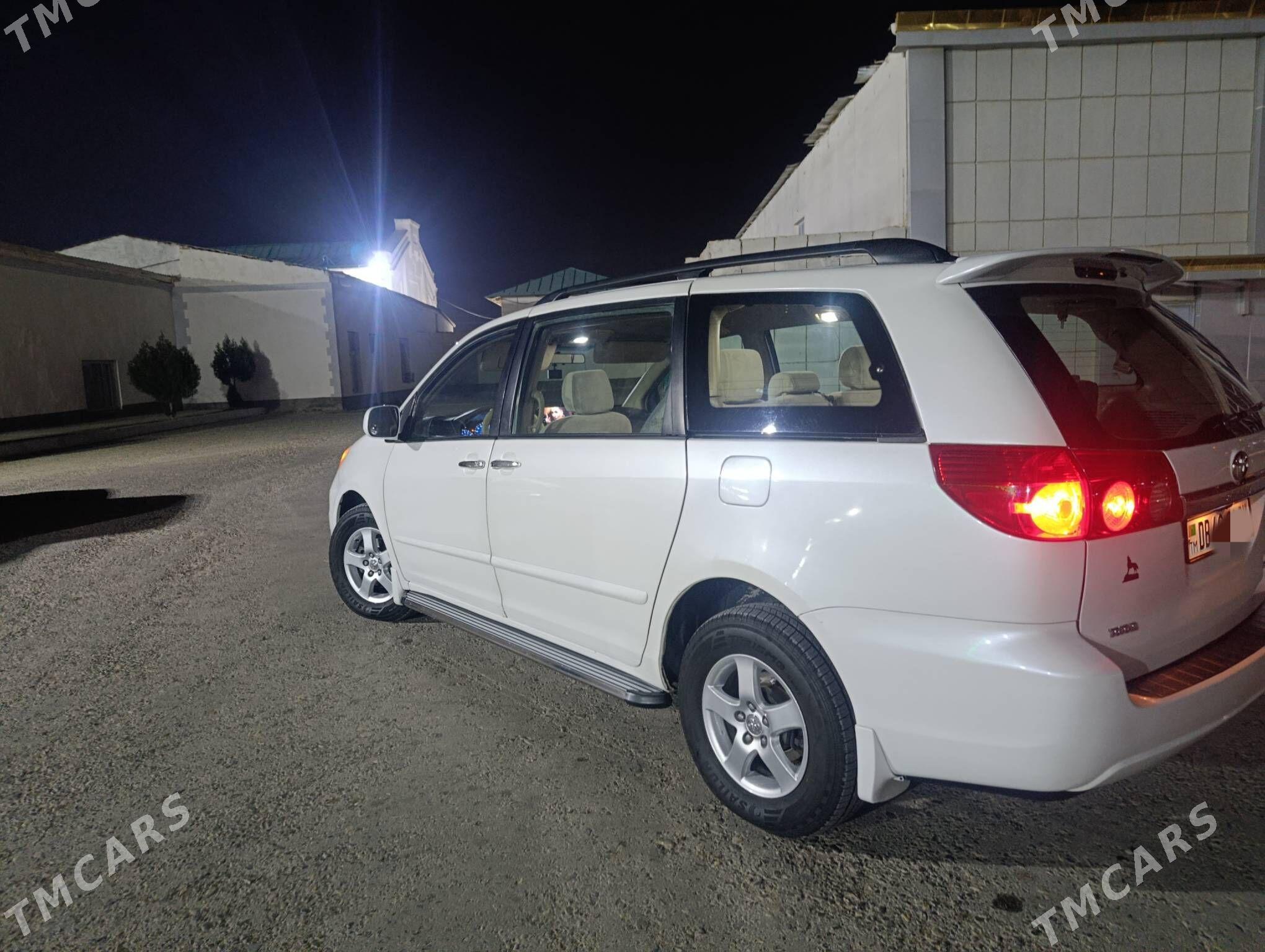 Toyota Sienna 2006 - 200 000 TMT - Gyzylarbat - img 5