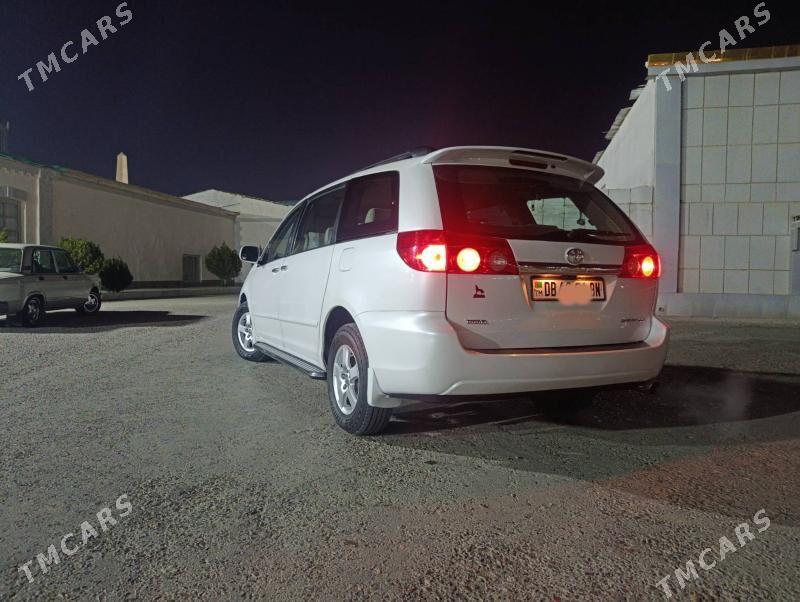 Toyota Sienna 2006 - 200 000 TMT - Gyzylarbat - img 3