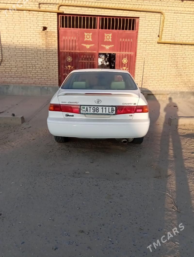 Toyota Camry 2000 - 150 000 TMT - Дарганата - img 4