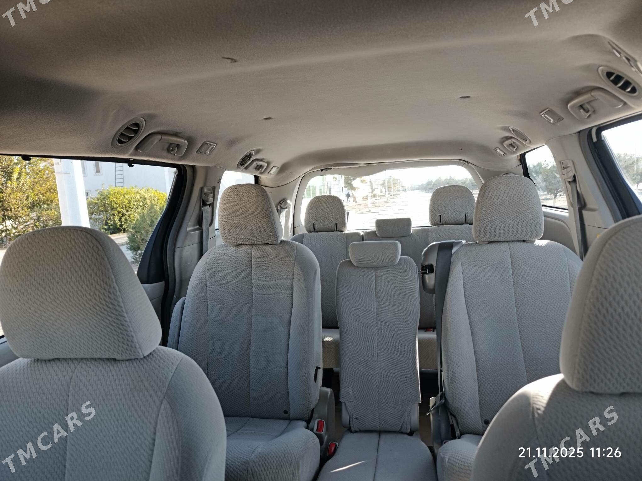 Toyota Sienna 2012 - 285 000 TMT - Балканабат - img 6