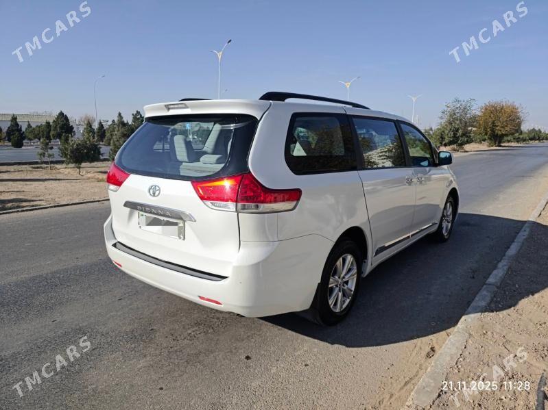 Toyota Sienna 2012 - 285 000 TMT - Балканабат - img 9