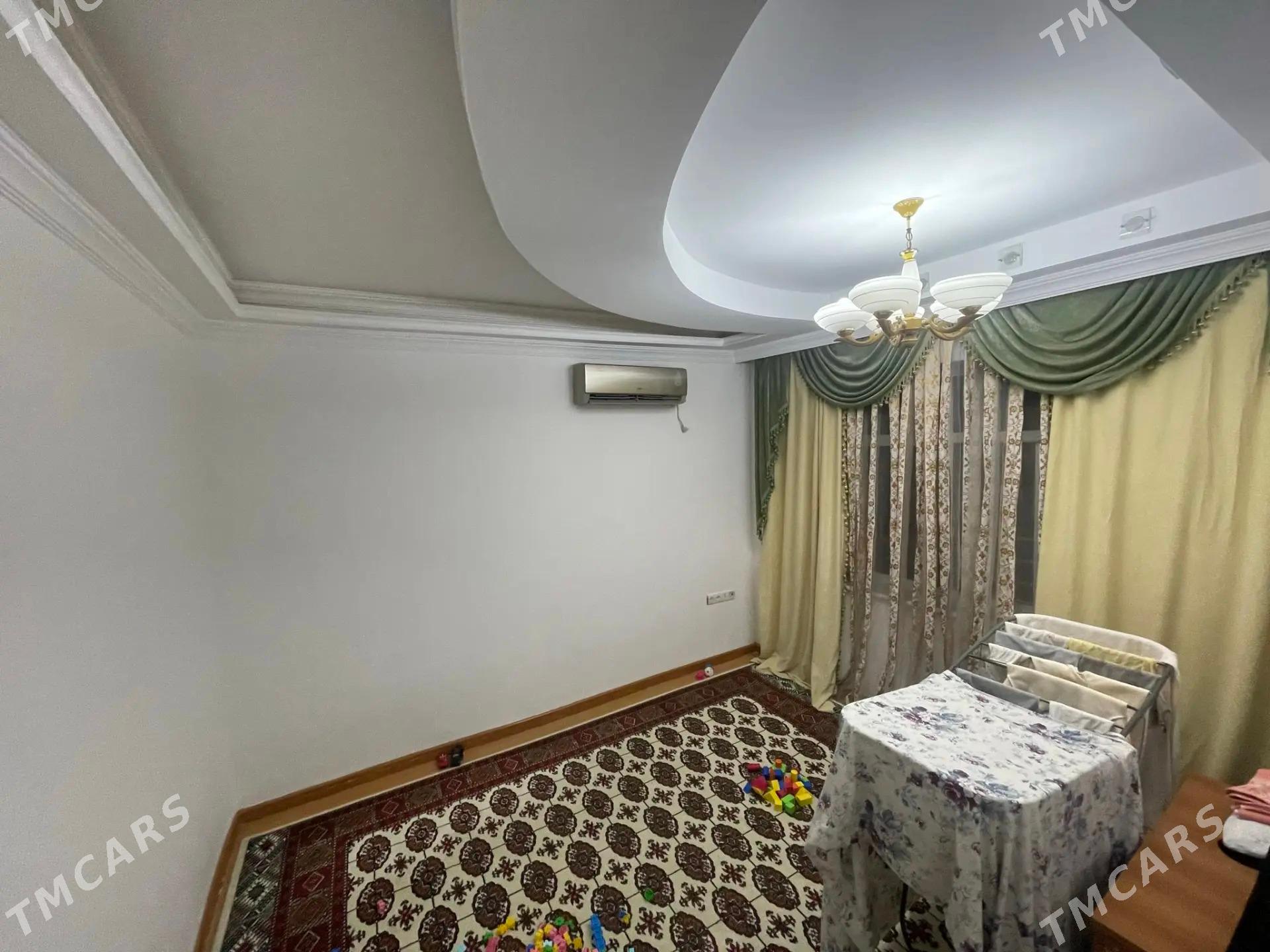 30 mkr 3 komnat 1 etaž - 30 мкр - img 1