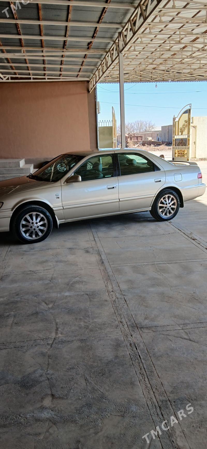 Toyota Camry 2000 - 185 000 TMT - Серахс - img 3