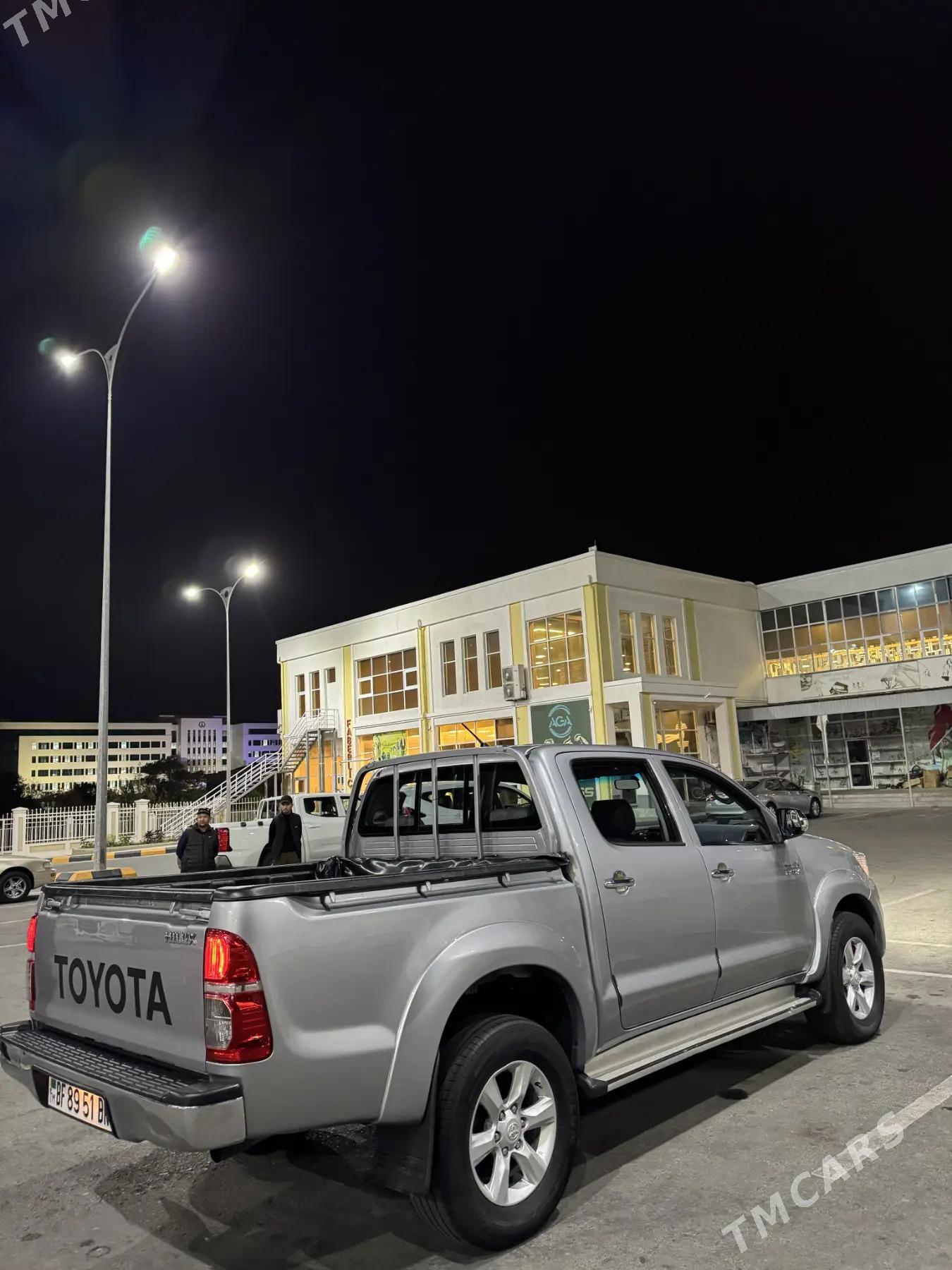 Toyota Hilux 2015 - 380 000 TMT - Türkmenbaşy - img 7