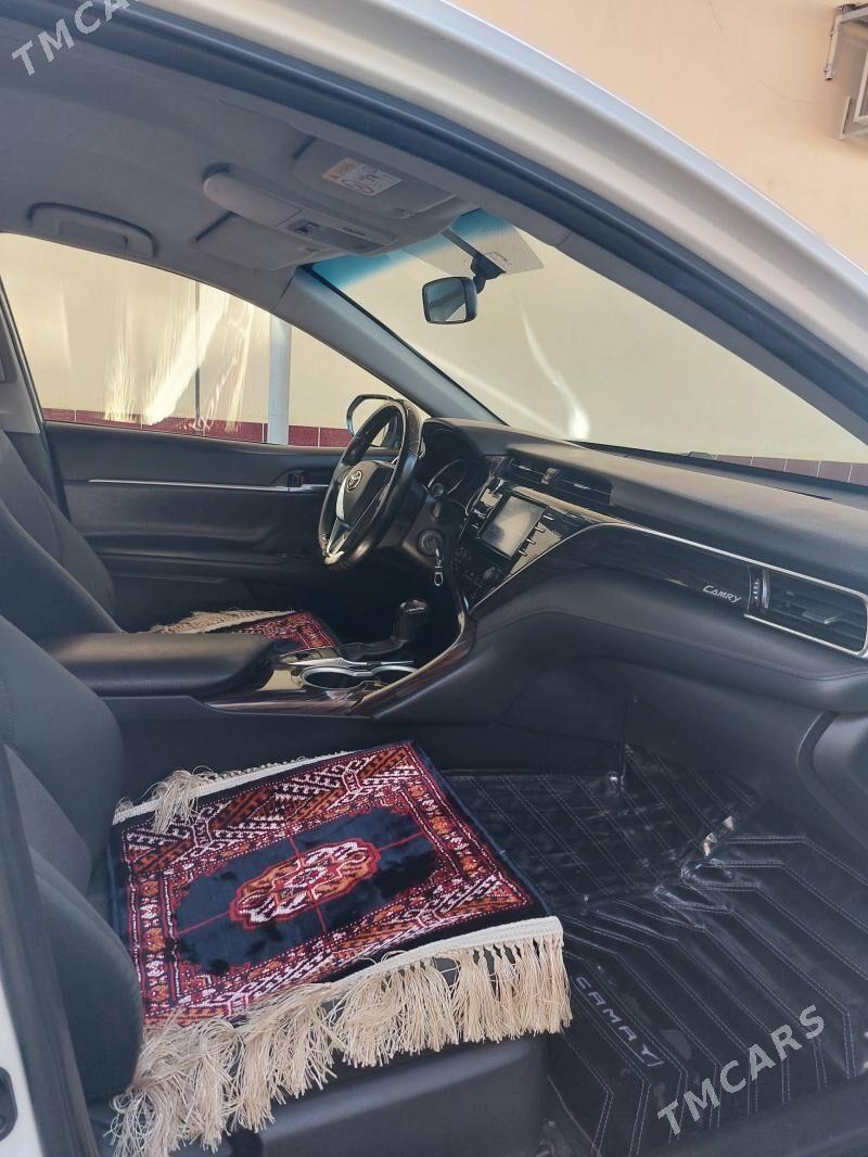 Toyota Camry 2018 - 255 000 TMT - Büzmeýin - img 5
