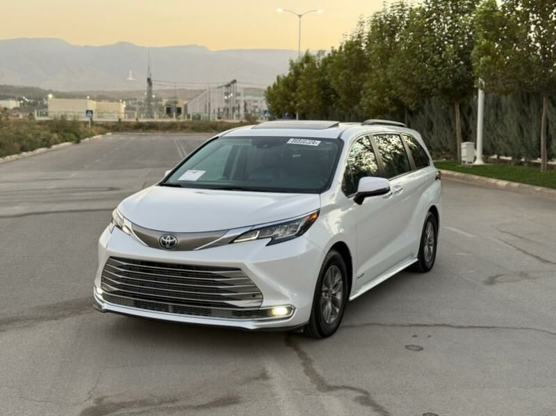 Toyota Sienna 2021 - 495 000 TMT - Aşgabat - img 1