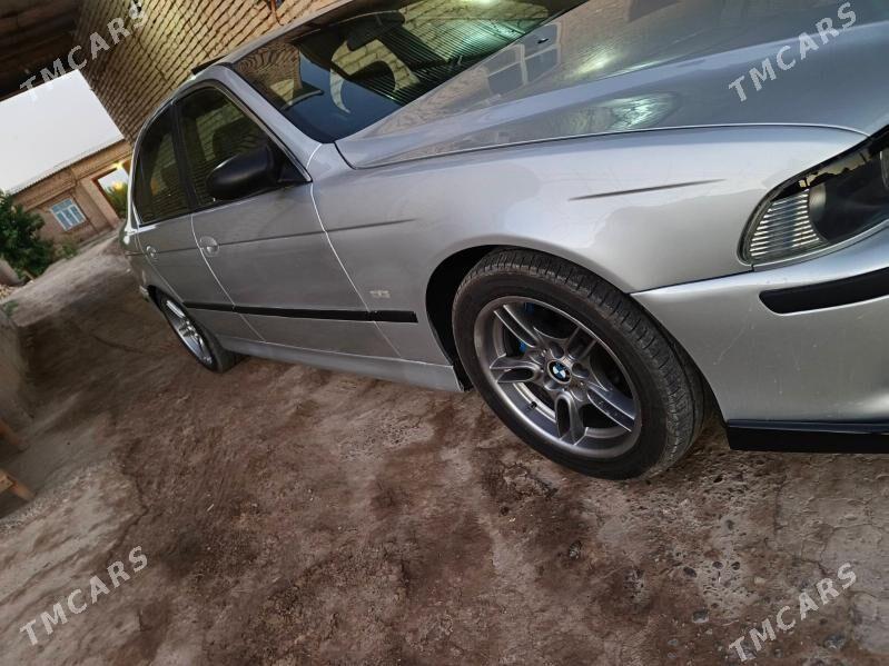 BMW E39 2002 - 190 000 TMT - Sakar - img 4