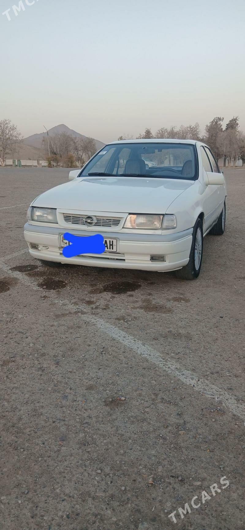 Opel Vectra 1990 - 32 000 TMT - Бахарден - img 1