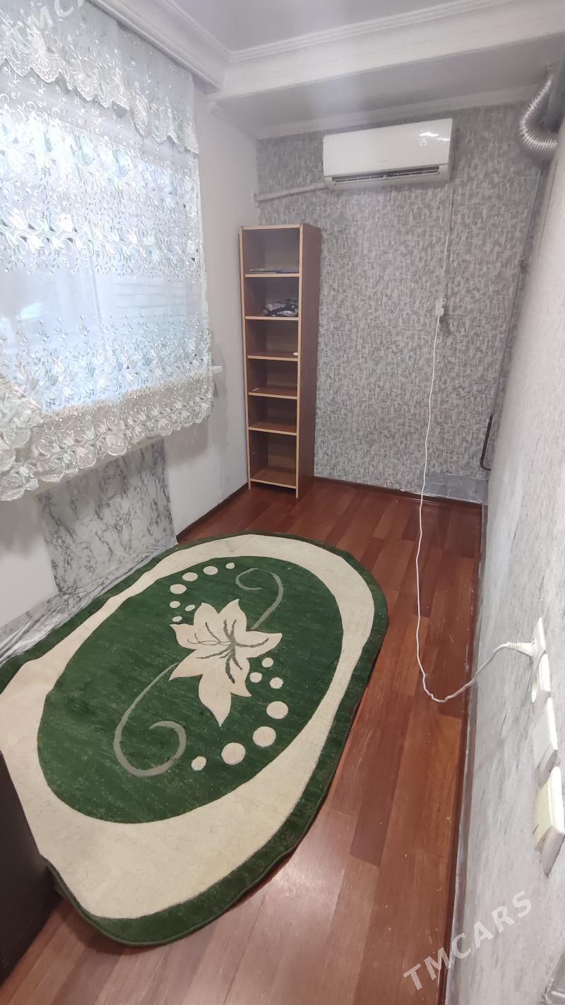 Продам квартиру 4мкр 1 этаж - 4 мкр - img 3