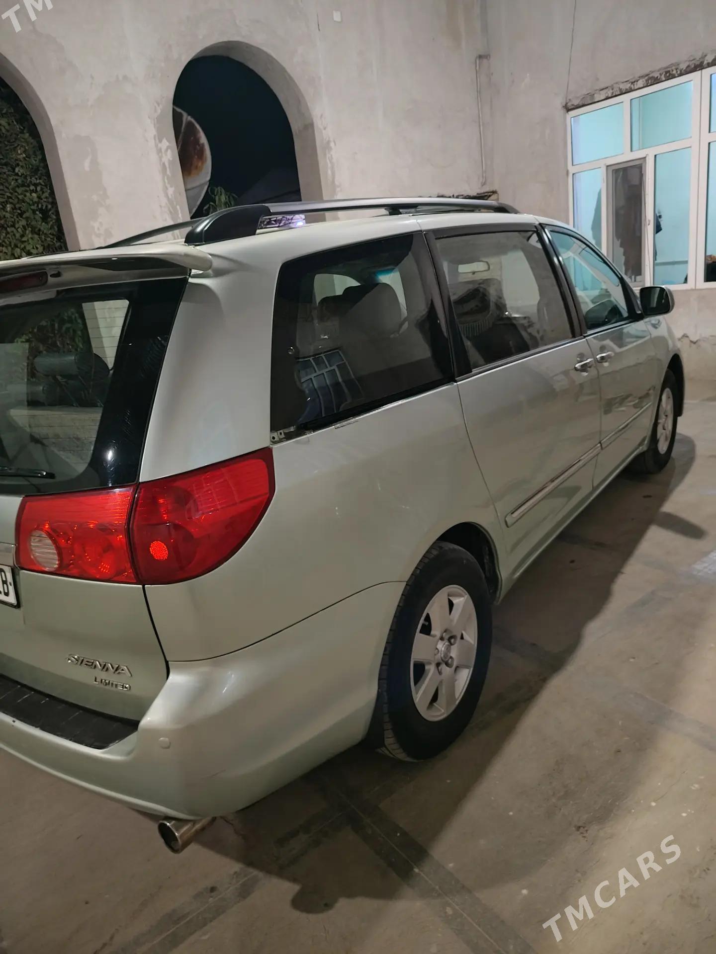Toyota Sienna 2005 - 245 000 TMT - Туркменабат - img 4
