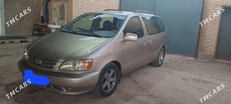 Toyota Sienna 2001 - 143 000 TMT - Саят - img 1