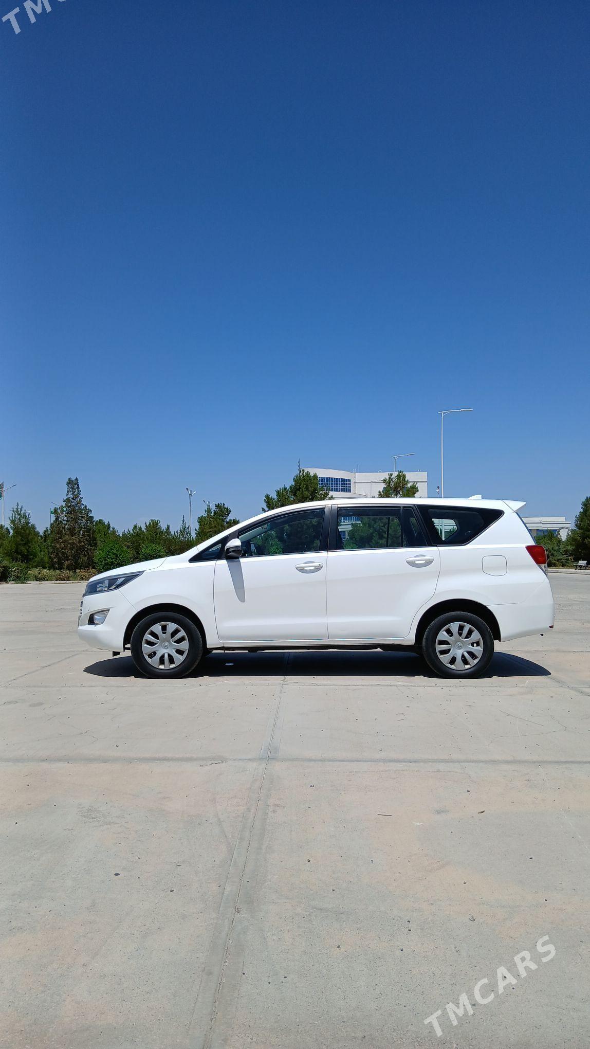 Toyota Innova 2020 - 260 000 TMT - Саят - img 3