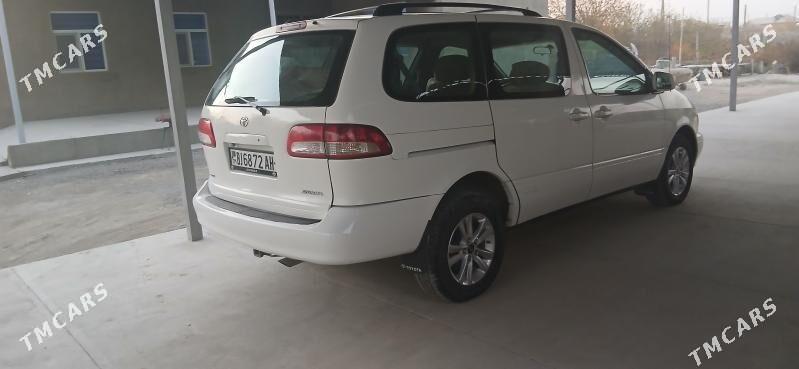 Toyota Sienna 2002 - 165 000 TMT - Теджен - img 4