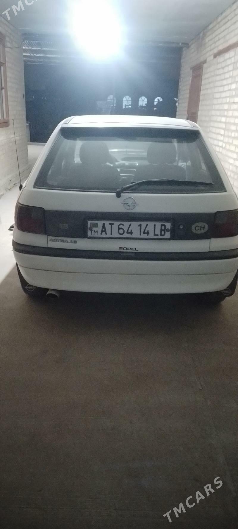 Opel Astra 1992 - 26 000 TMT - Dänew - img 3