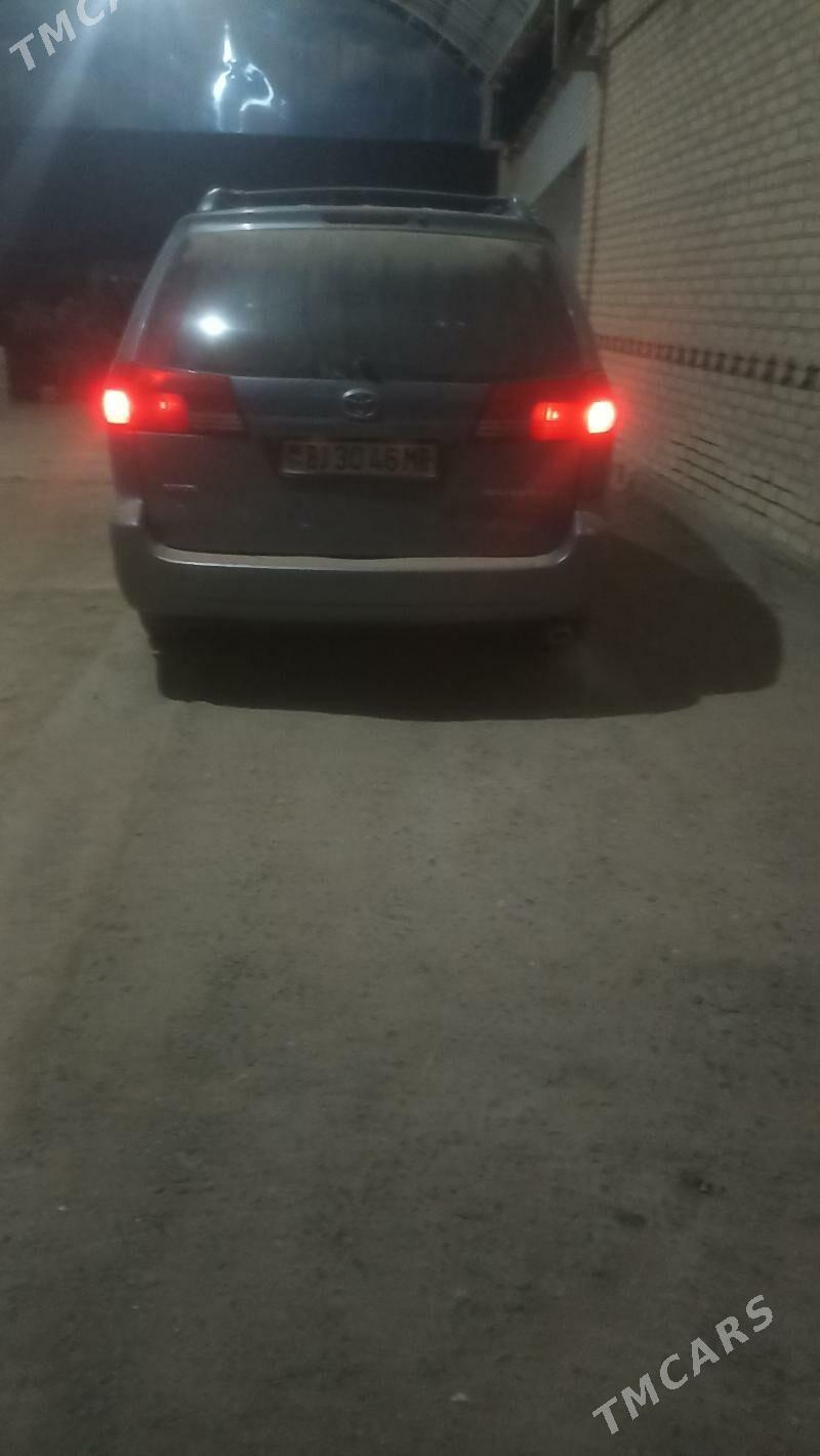 Toyota Sienna 2004 - 190 000 TMT - Туркменгала - img 4
