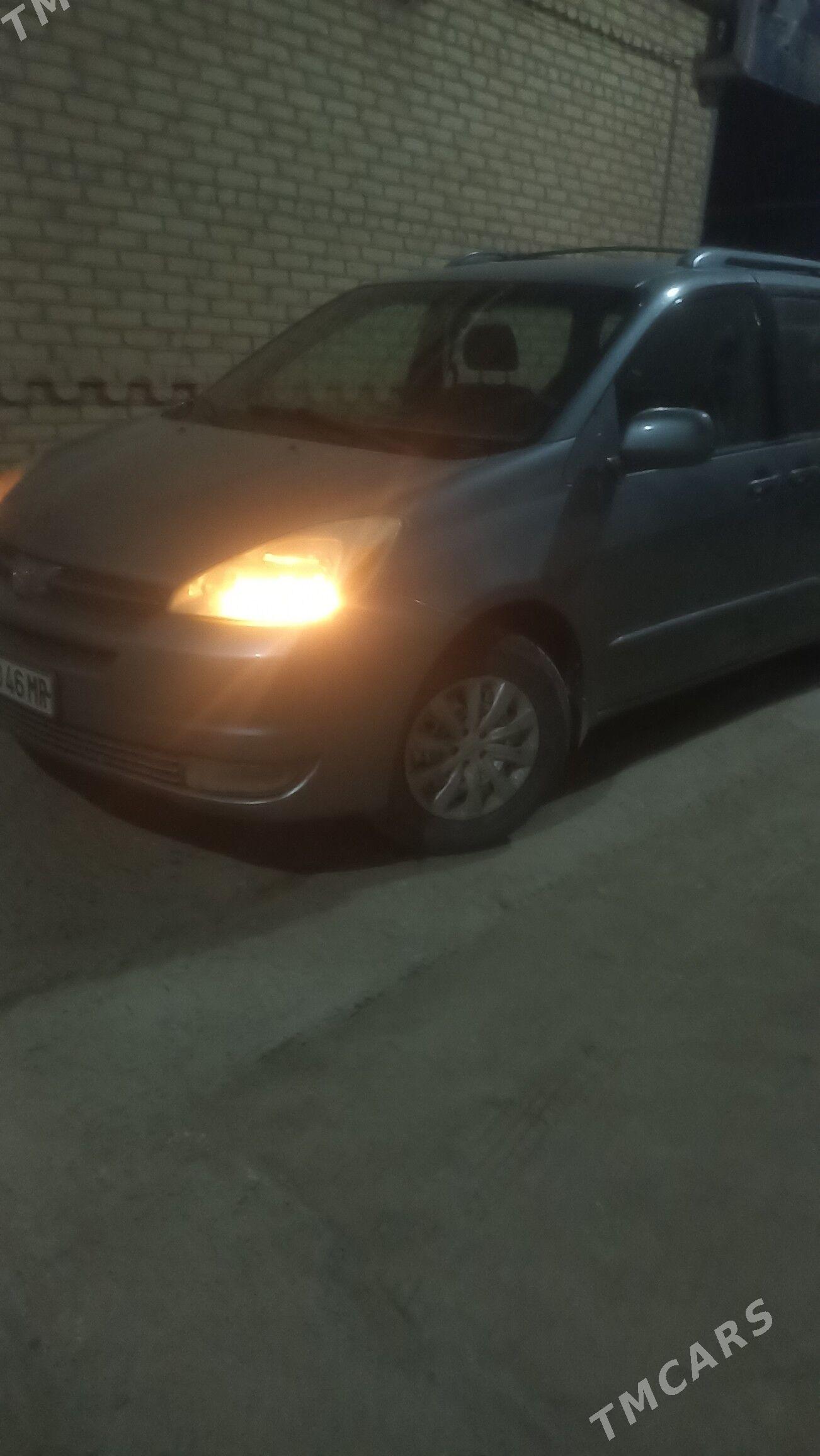 Toyota Sienna 2004 - 190 000 TMT - Туркменгала - img 6