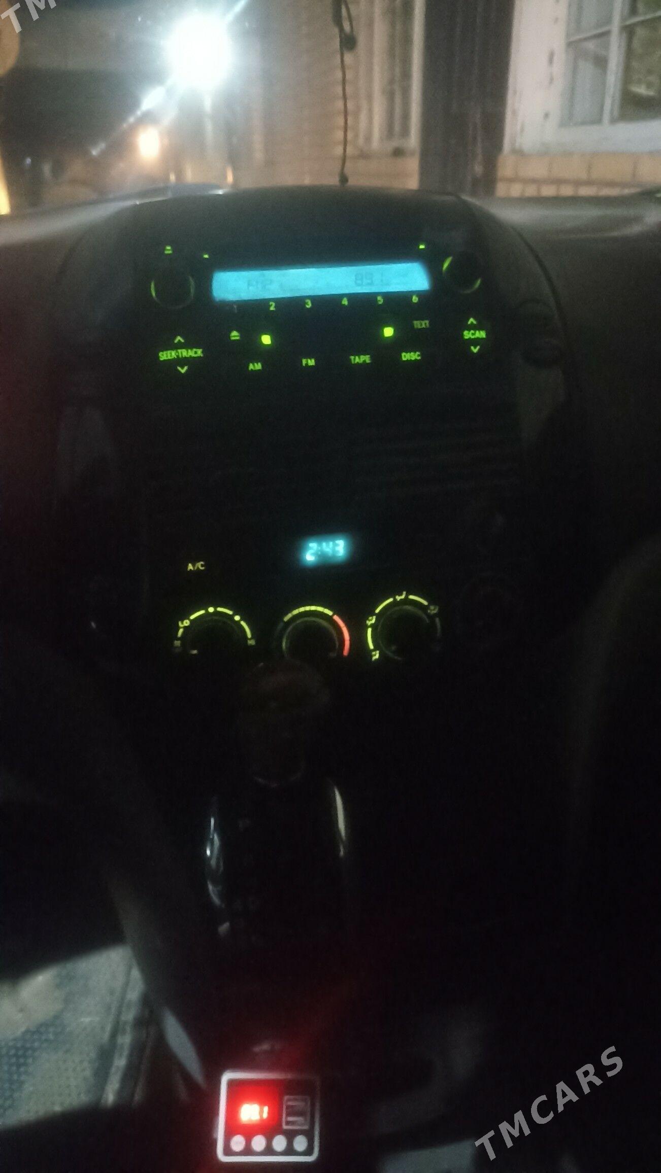 Toyota Sienna 2004 - 190 000 TMT - Туркменгала - img 10