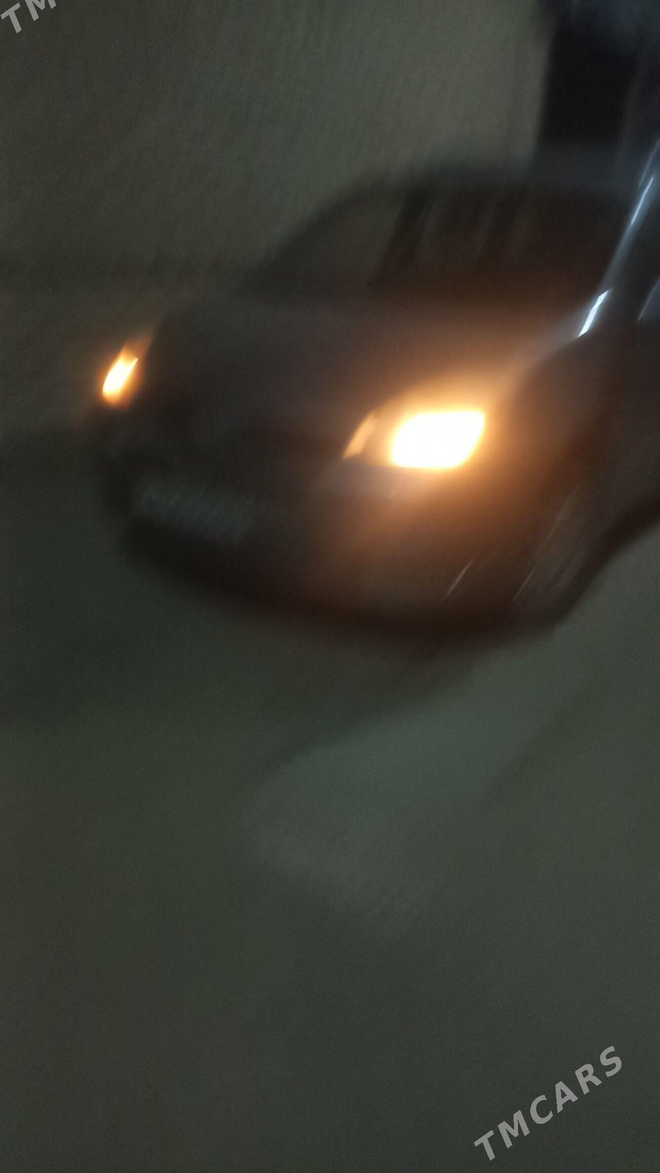 Toyota Sienna 2004 - 190 000 TMT - Туркменгала - img 7