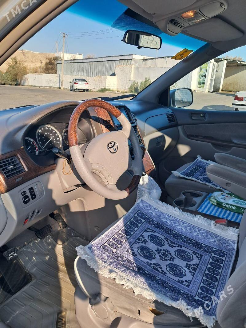 Toyota Sienna 2004 - 250 000 TMT - Гызыларбат - img 3