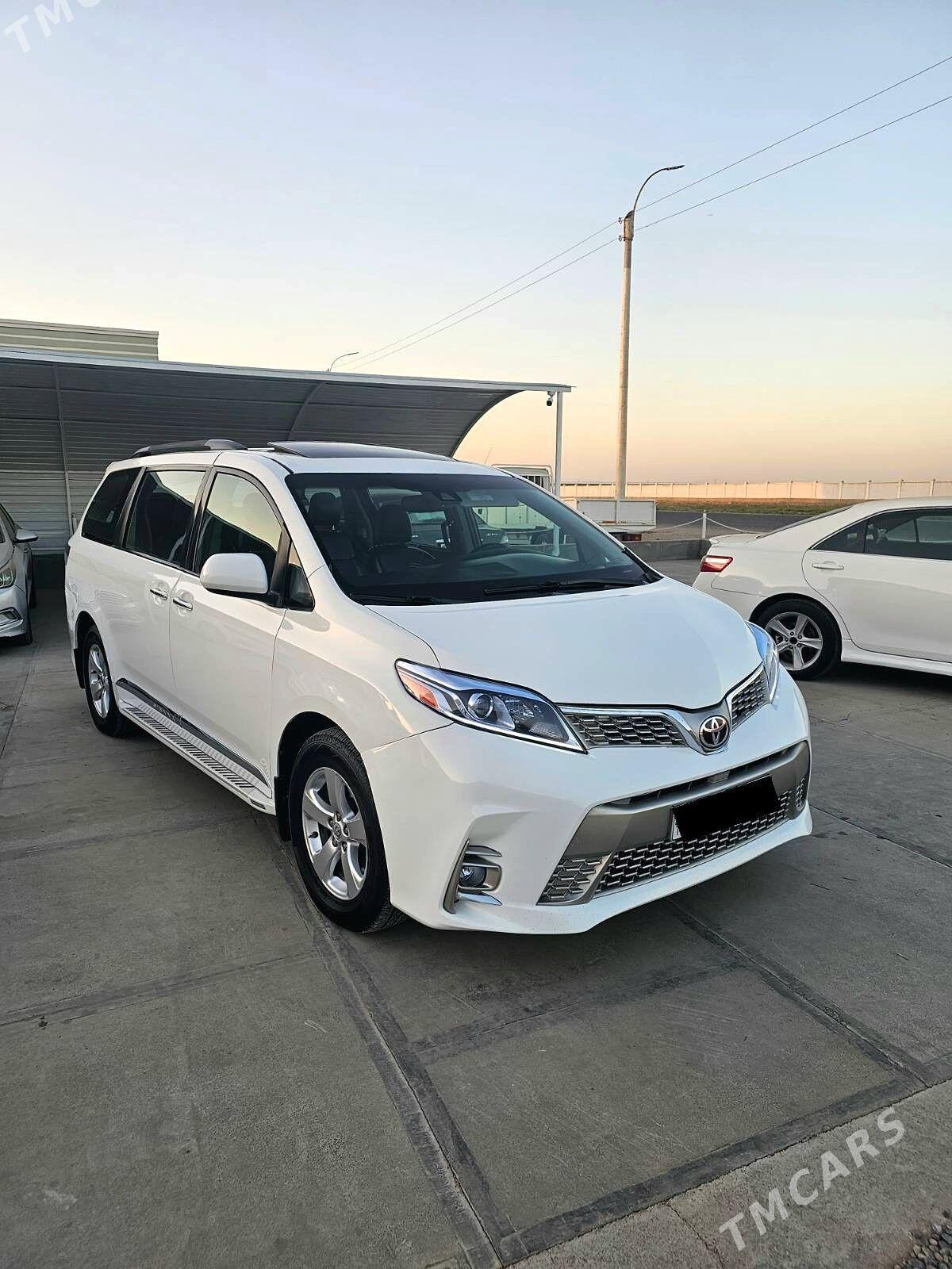 Toyota Sienna 2019 - 400 000 TMT - Мары - img 1
