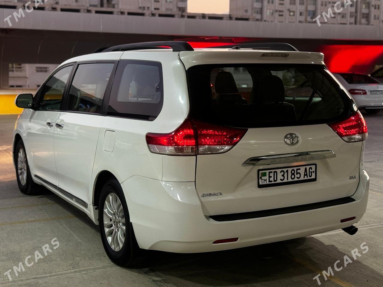 Toyota Sienna 2012 - 345 000 TMT - 6 мкр - img 3