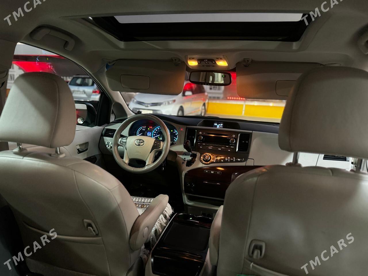 Toyota Sienna 2012 - 345 000 TMT - 6 мкр - img 5