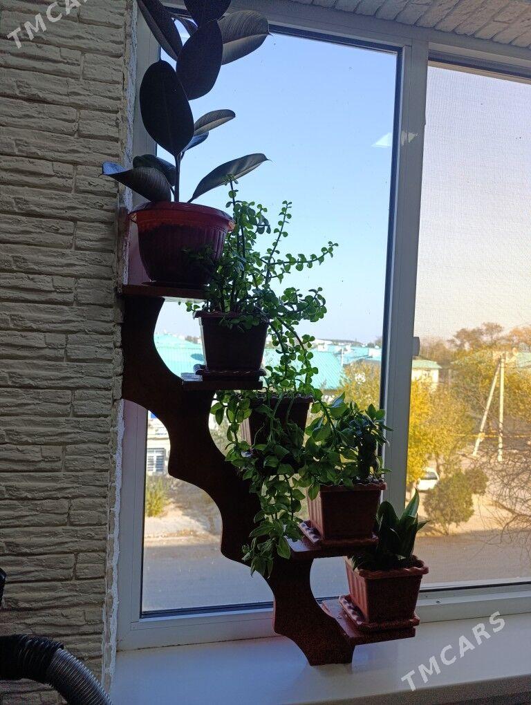 Полка для цветов - Бузмеин - img 2