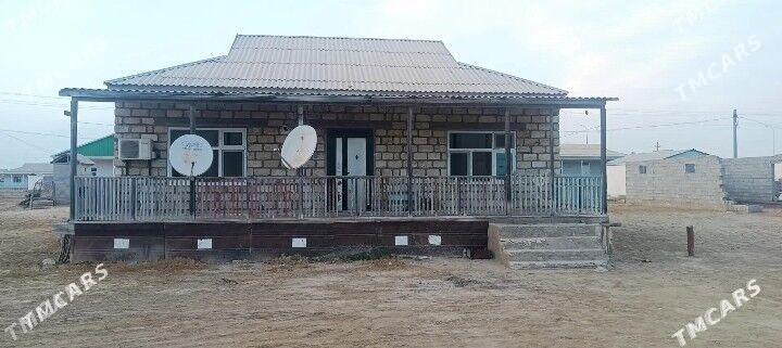 Satlyk jaý - Эсенгулы - img 1