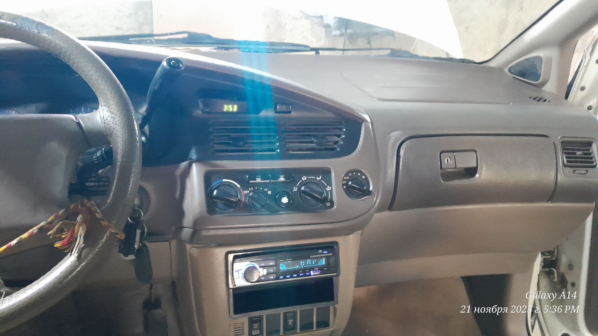 Toyota Sienna 2001 - 138 000 TMT - етр. Туркменбаши - img 3