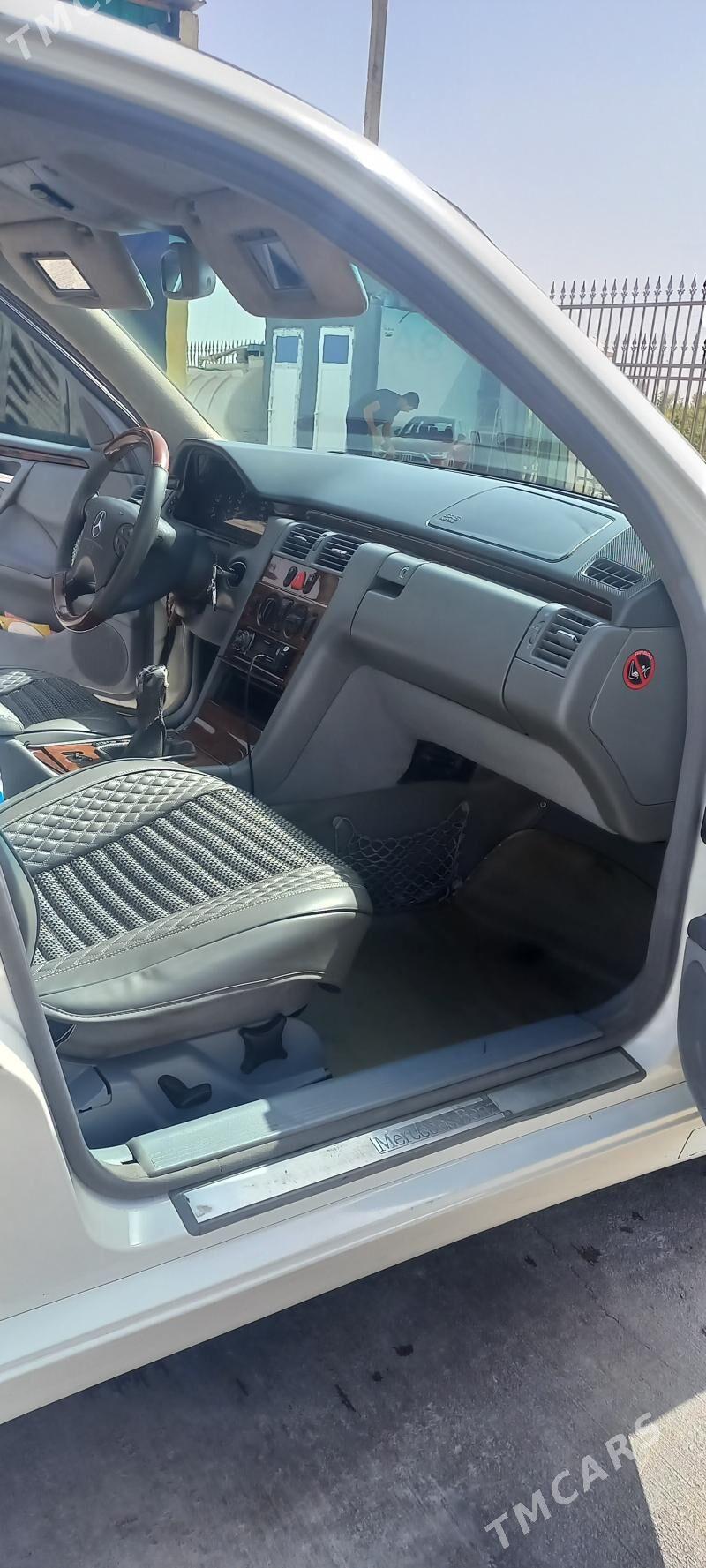 Mercedes-Benz C320 2001 - 80 000 TMT - Ак-Бугдайский этрап - img 2