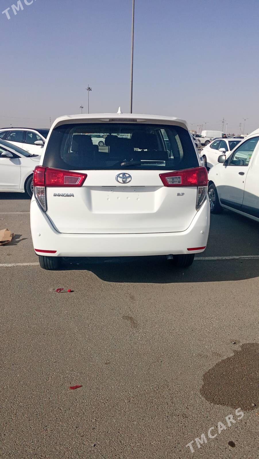 Toyota Innova 2022 - 280 000 TMT - "Altyn Asyr" Gündogar bazary (Jygyllyk) - img 2