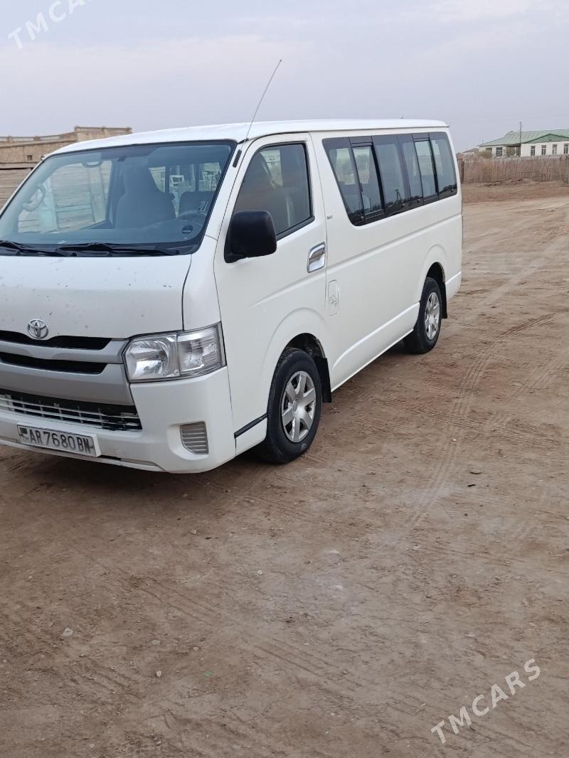 Toyota Hiace 2007 - 200 000 TMT - Etrek - img 2