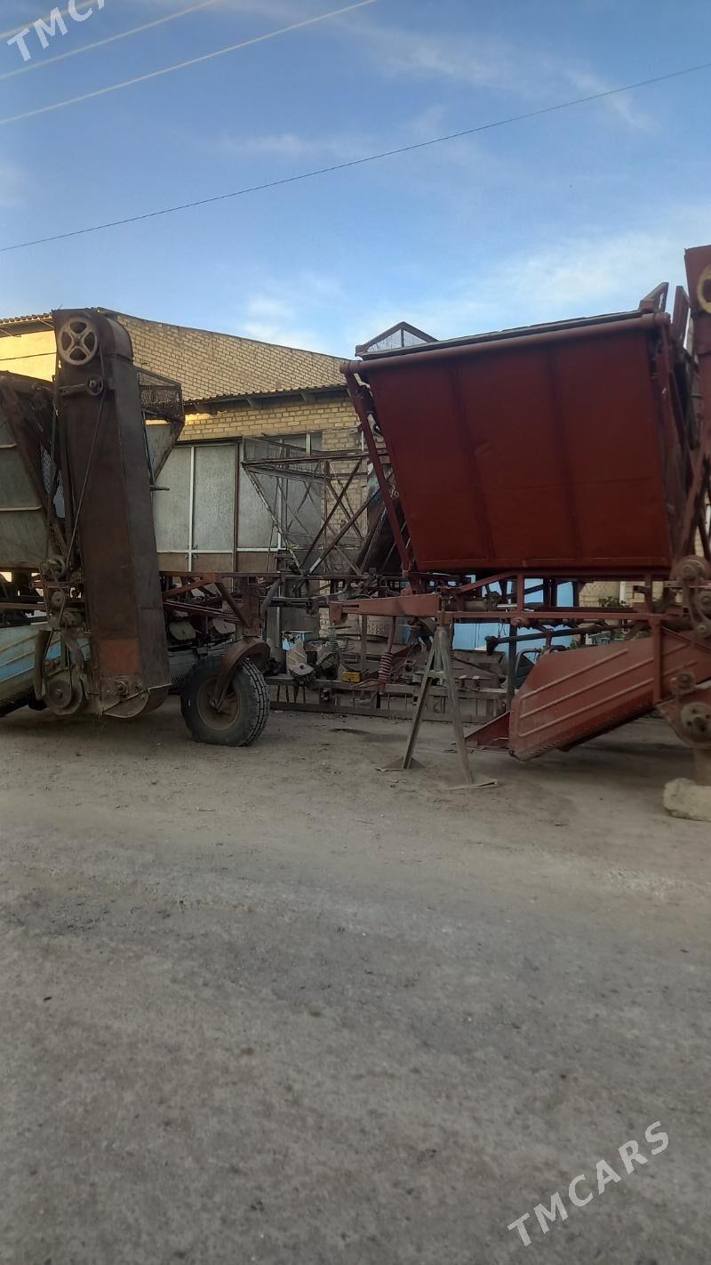 MTZ 80 1980 - 50 000 TMT - Чарджоу - img 1