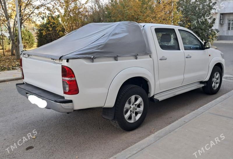 Toyota Hilux 2013 - 345 000 TMT - Aşgabat - img 4