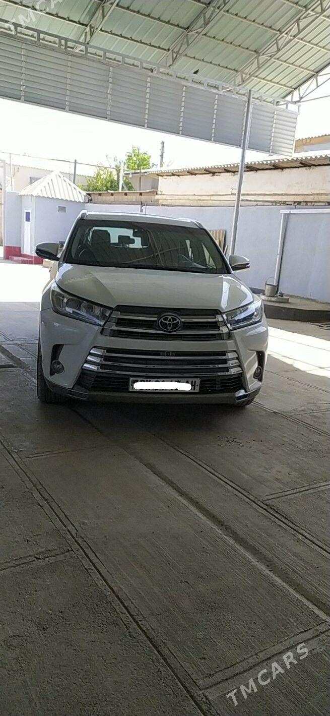 Toyota Highlander 2016 - 395 000 TMT - Теджен - img 1