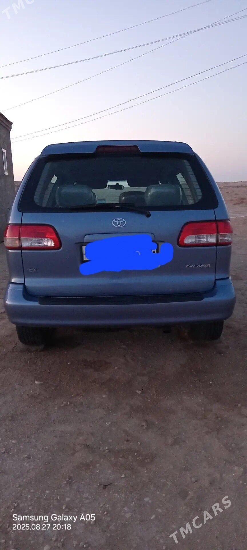 Toyota Sienna 2002 - 185 000 TMT - Эсенгулы - img 3