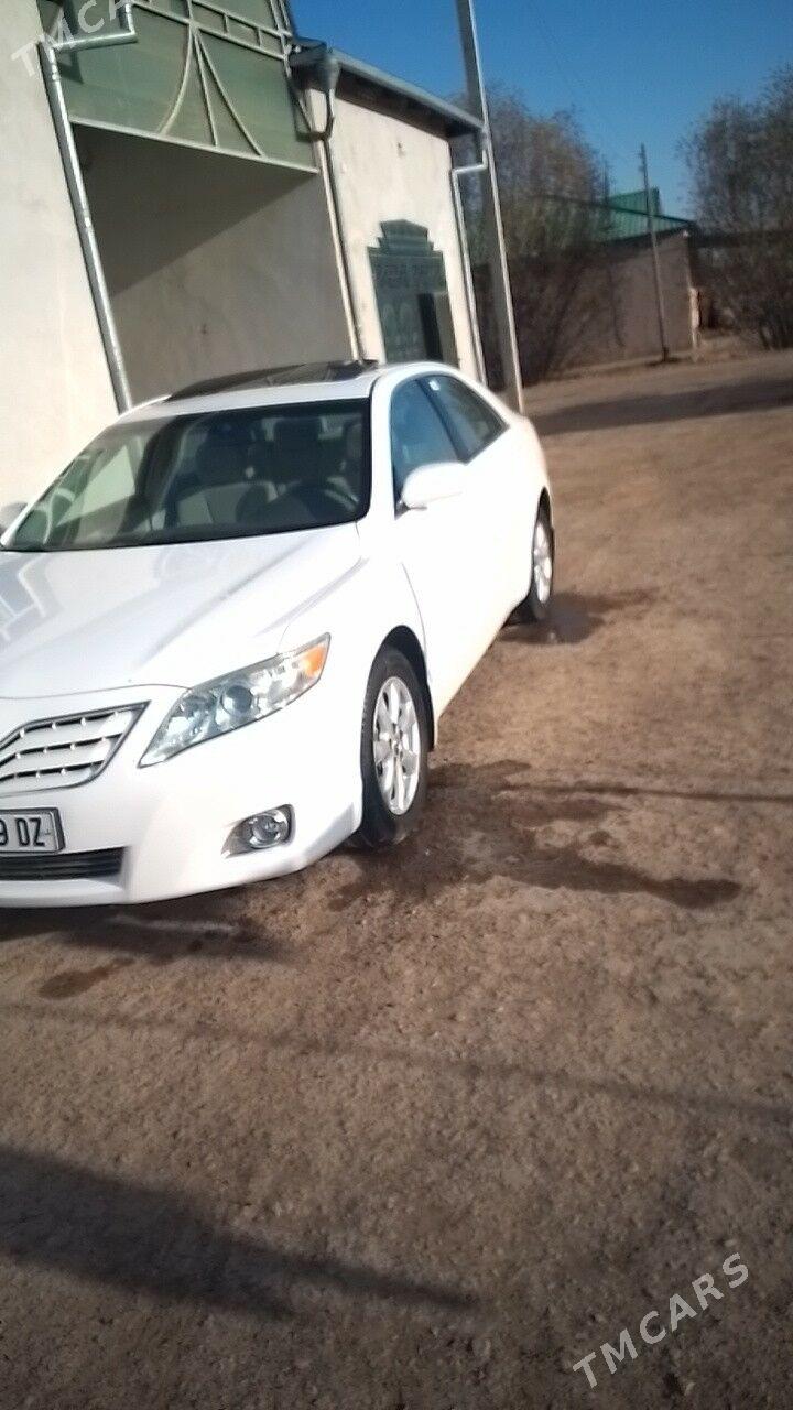 Toyota Camry 2010 - 265 000 TMT - Gubadag - img 2