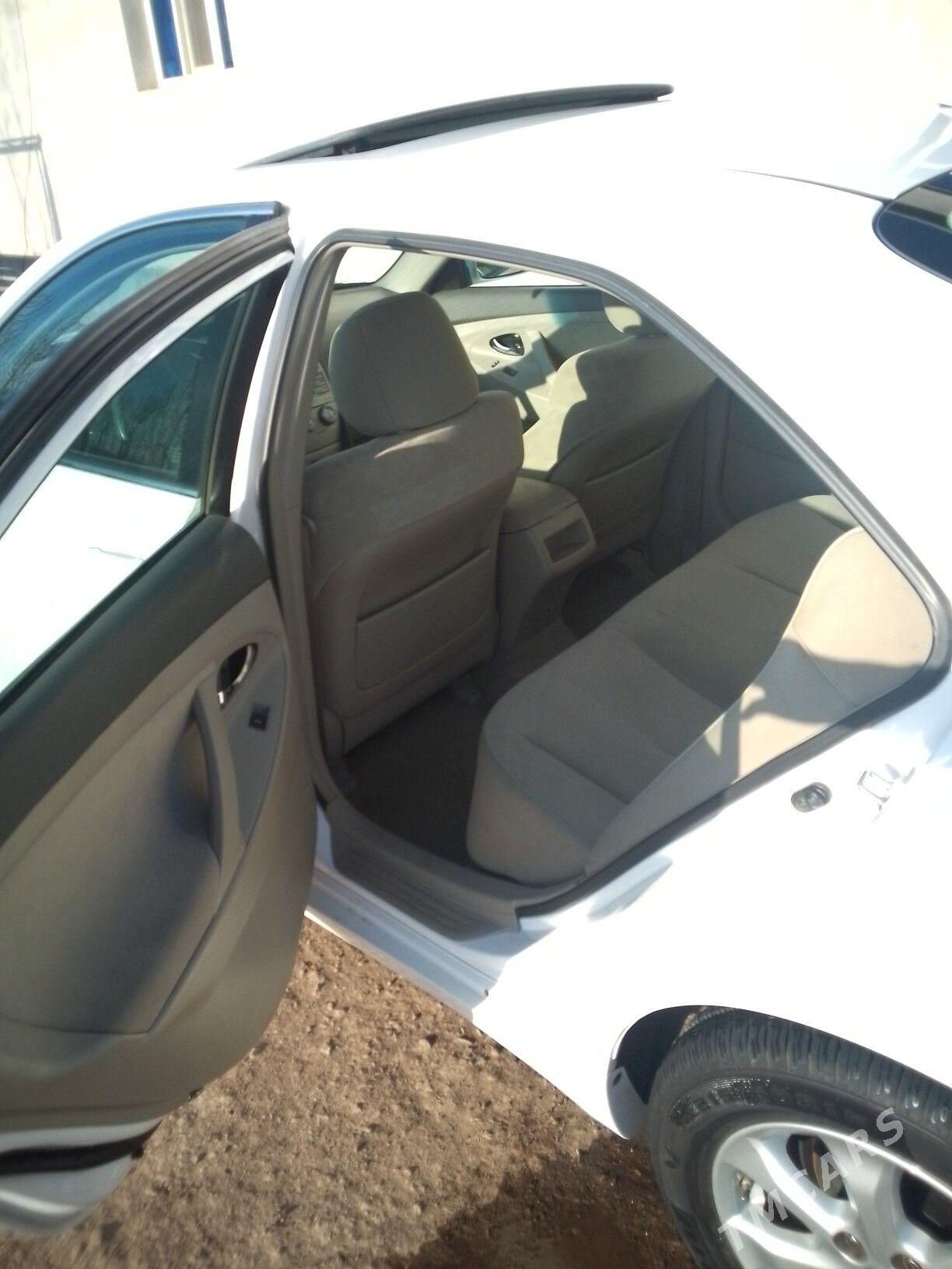 Toyota Camry 2010 - 265 000 TMT - Gubadag - img 3