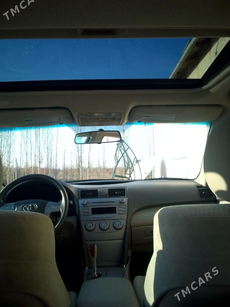 Toyota Camry 2010 - 265 000 TMT - Gubadag - img 4