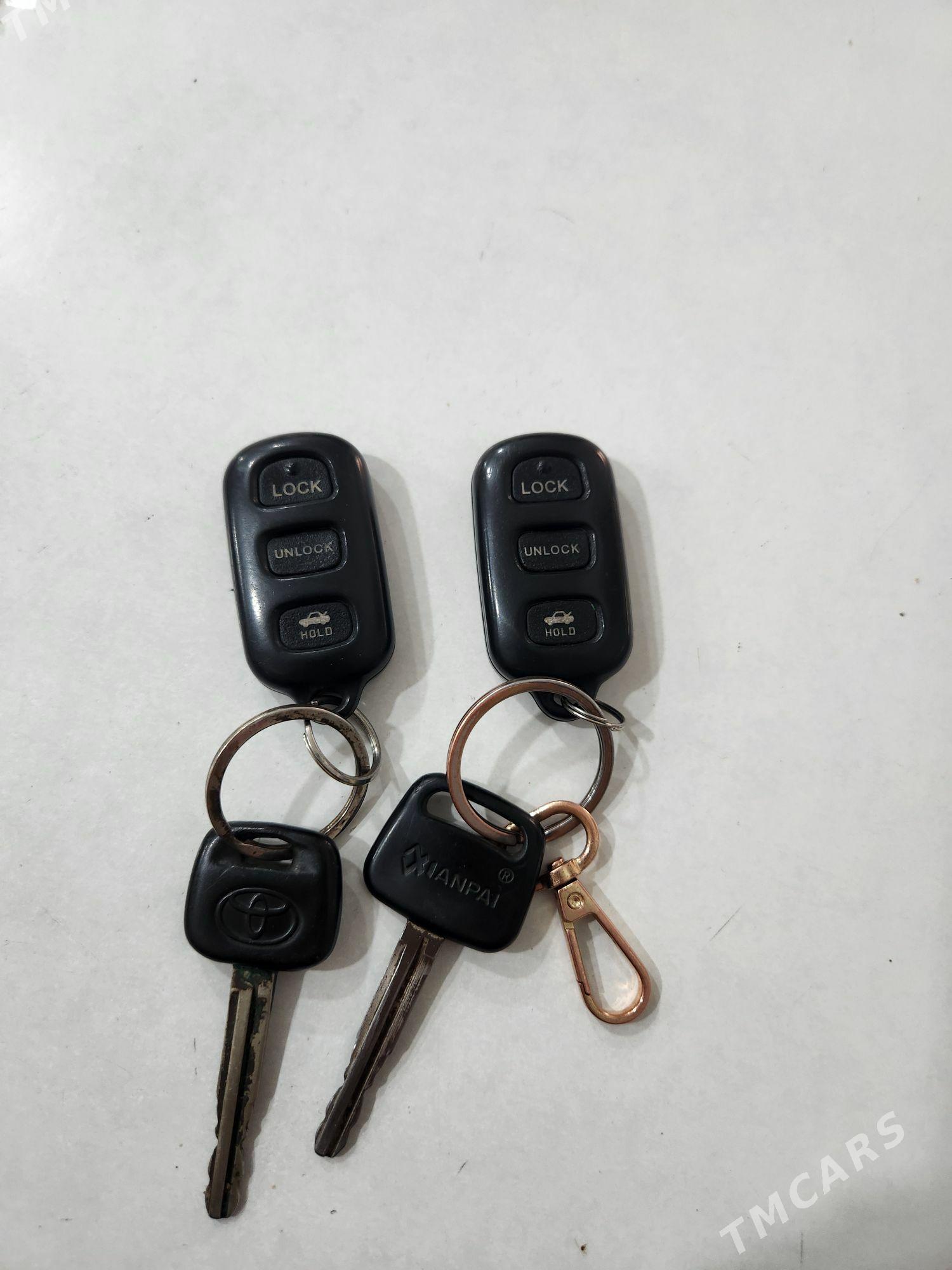 Toyota Camry 2003 - 185 000 TMT - Bäherden - img 5