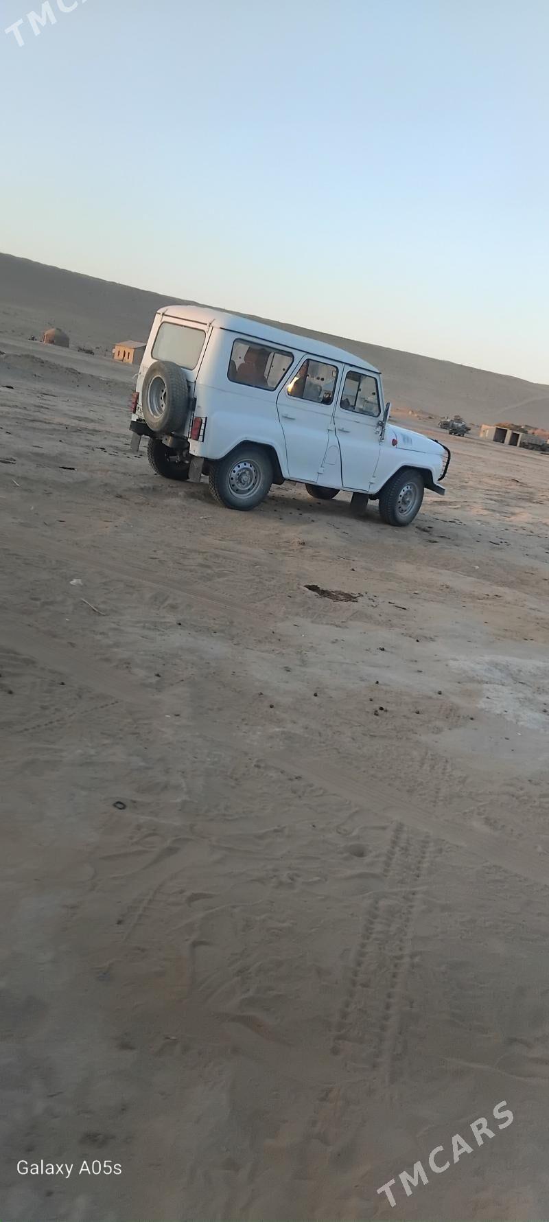 UAZ 469 2010 - 80 000 TMT - Ruhubelent etraby - img 1