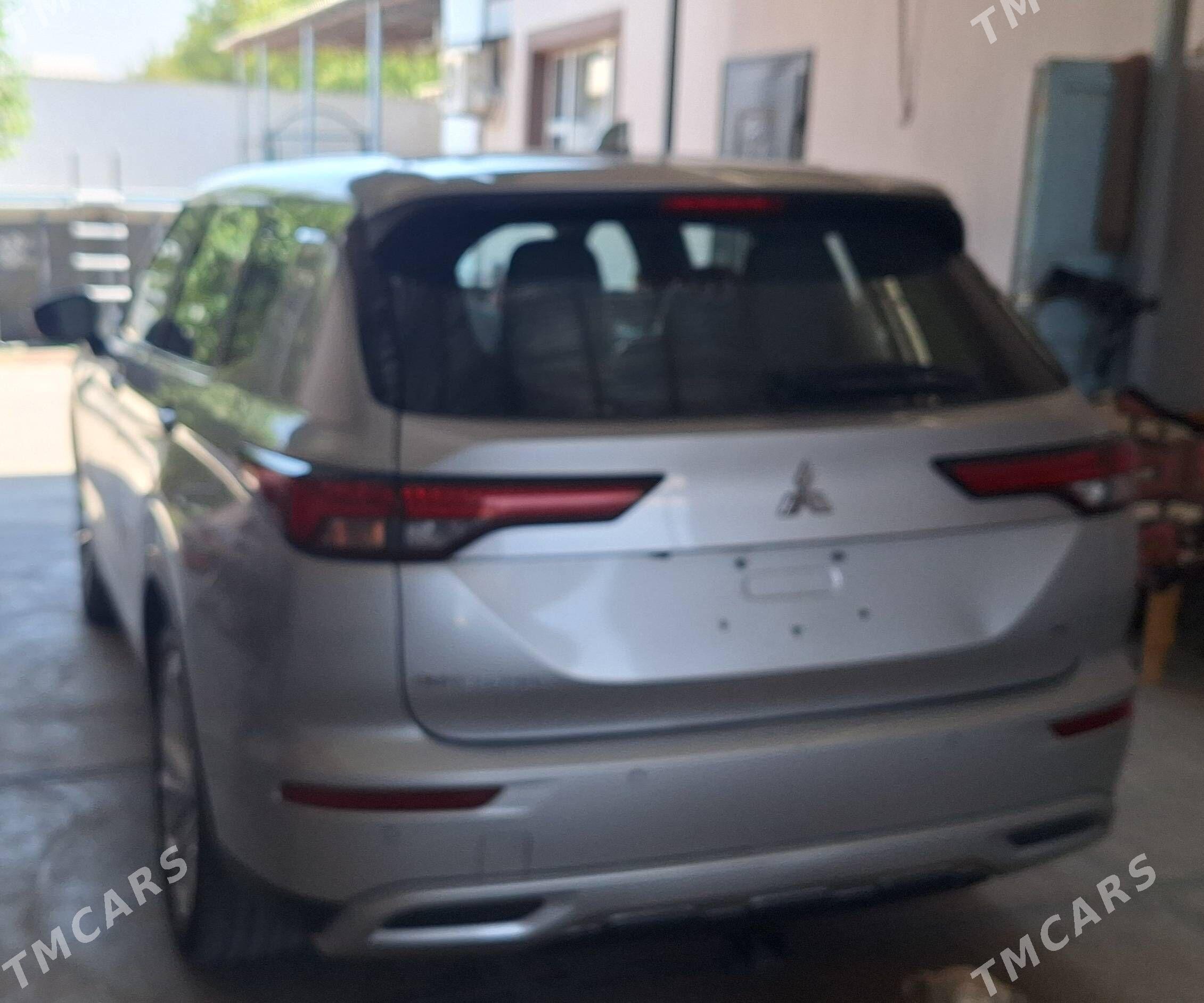 Mitsubishi Outlander 2021 - 352 000 TMT - Köýtendag - img 8